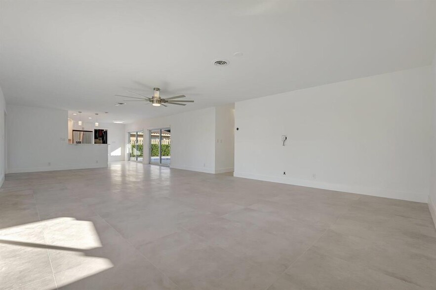 Building Photo - 1478 NE 57th Ct