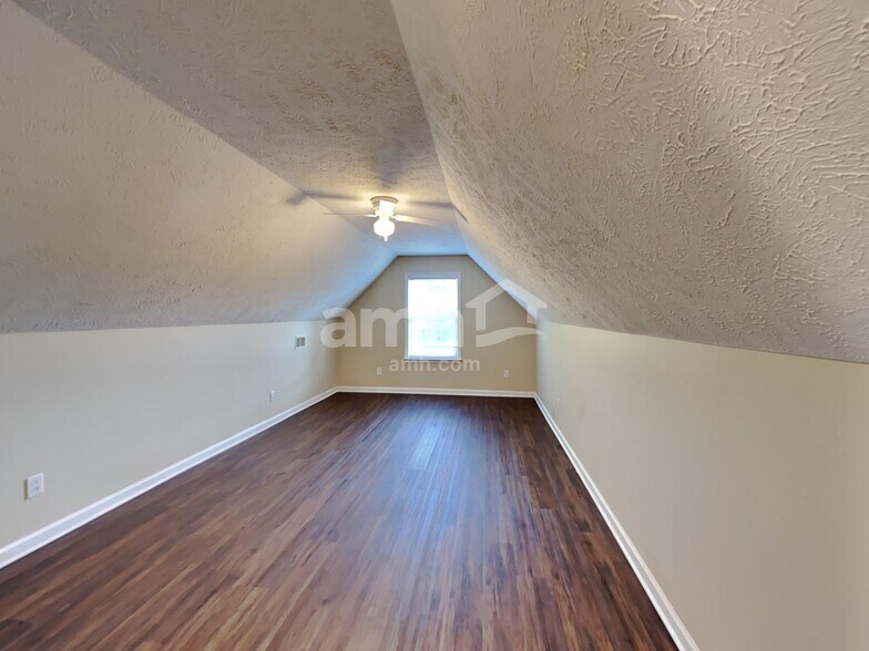 Building Photo - 315 Thetahill Rd