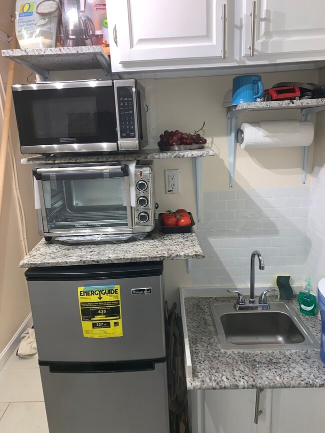 Building Photo - 38 Farquhar St