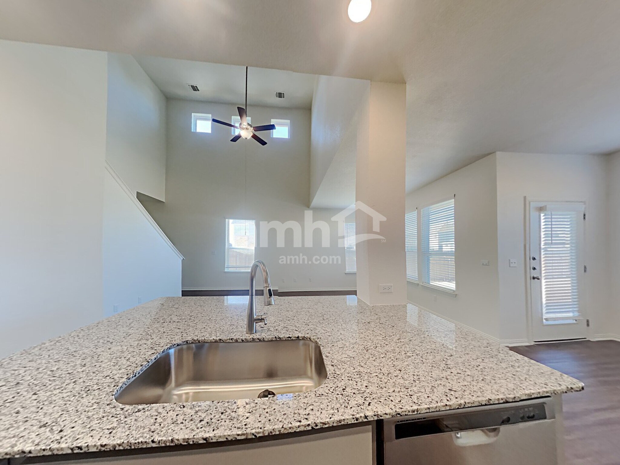 Building Photo - 207 Pebble Creek Run