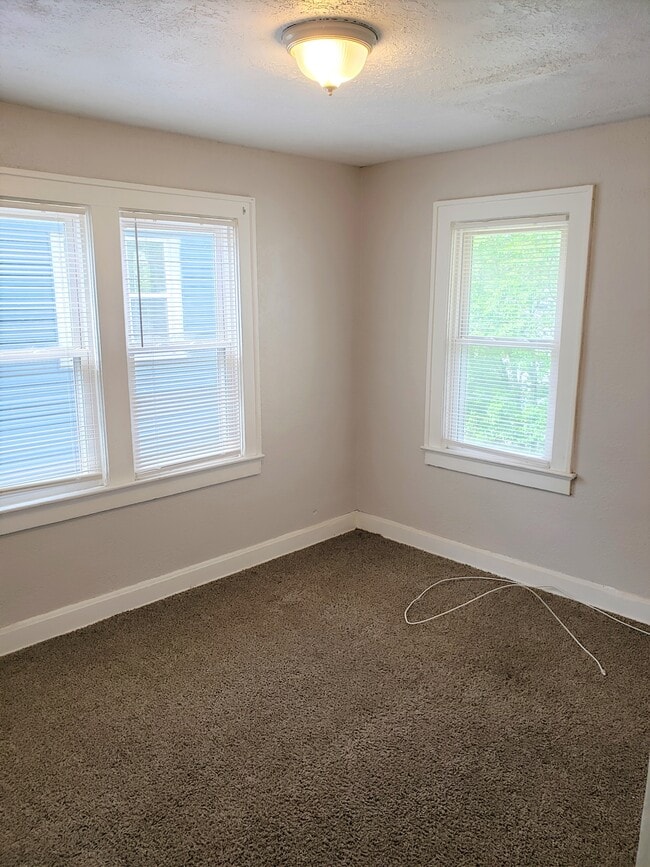 Building Photo - 5524 Woodland Ave