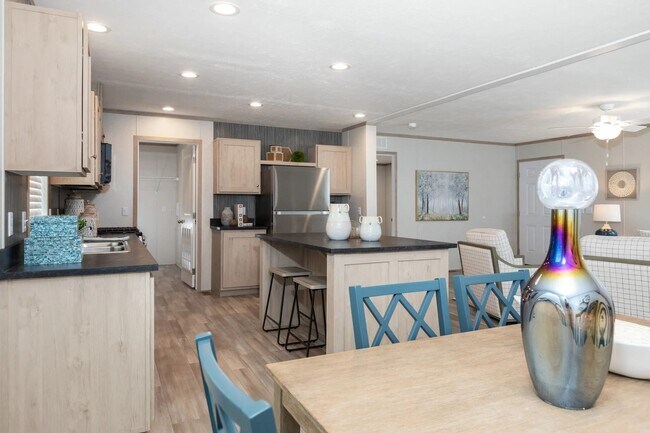 Primary Photo - 5507 Colonial Trail