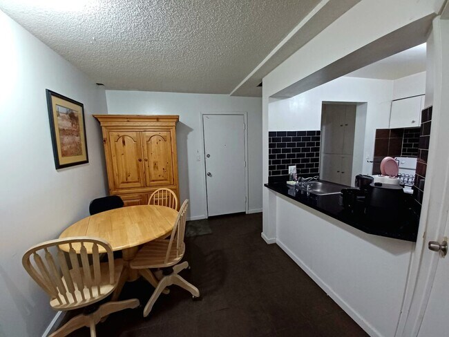 Building Photo - Large Private Girl  Room Downtown ASAP - Balcony, Storage and more