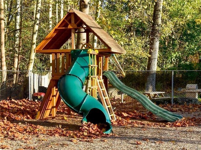 Building Photo - 101 Barclay Manor