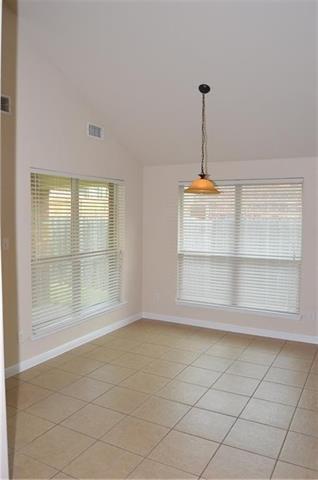 Building Photo - 544 Braewick Dr