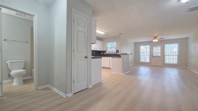 Building Photo - 4121 Mallow St