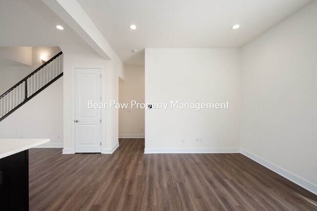 Building Photo - New Townhome in Wheat Ridge!!