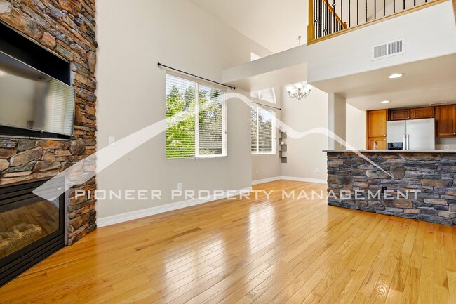 Building Photo - Awesome Townhome in Arvada