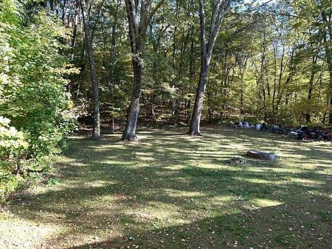 Building Photo - 113 Princeton Rd
