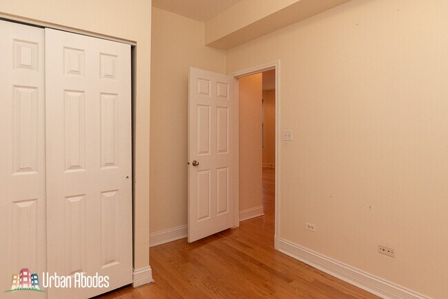 Building Photo - 2537 N Kildare Ave