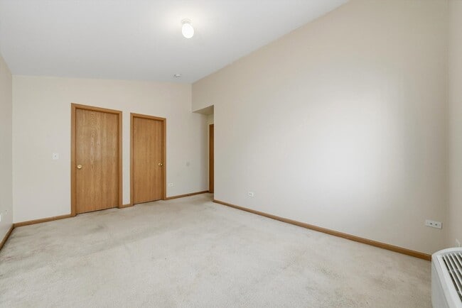 Building Photo - 417 Silverstone Dr