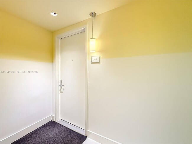 Building Photo - 475 Brickell Ave