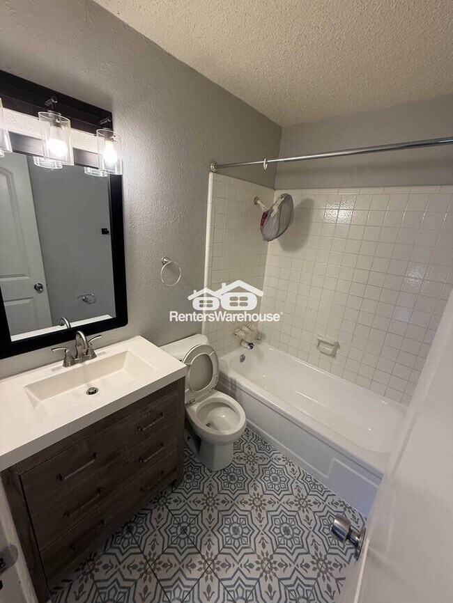 Building Photo - $500 Off Rent MOVE IN SPECIAL!!! Beautiful 4 bedroom Home In Garland!!