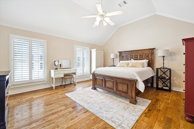 Building Photo - 190 Oak Pl