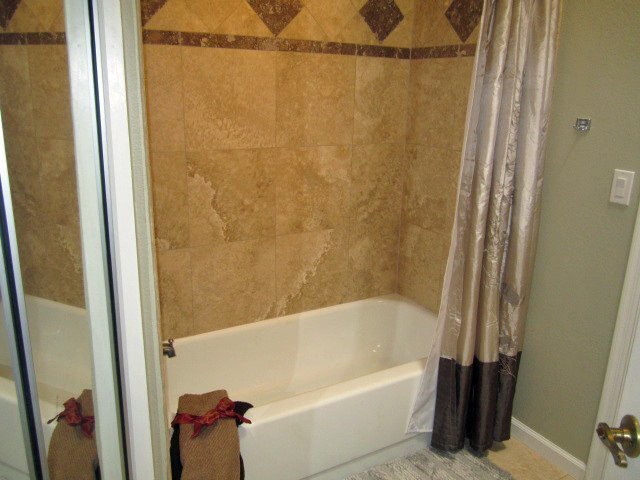 Building Photo - Great 2 bed/2 bath in convenient Mesa loca...