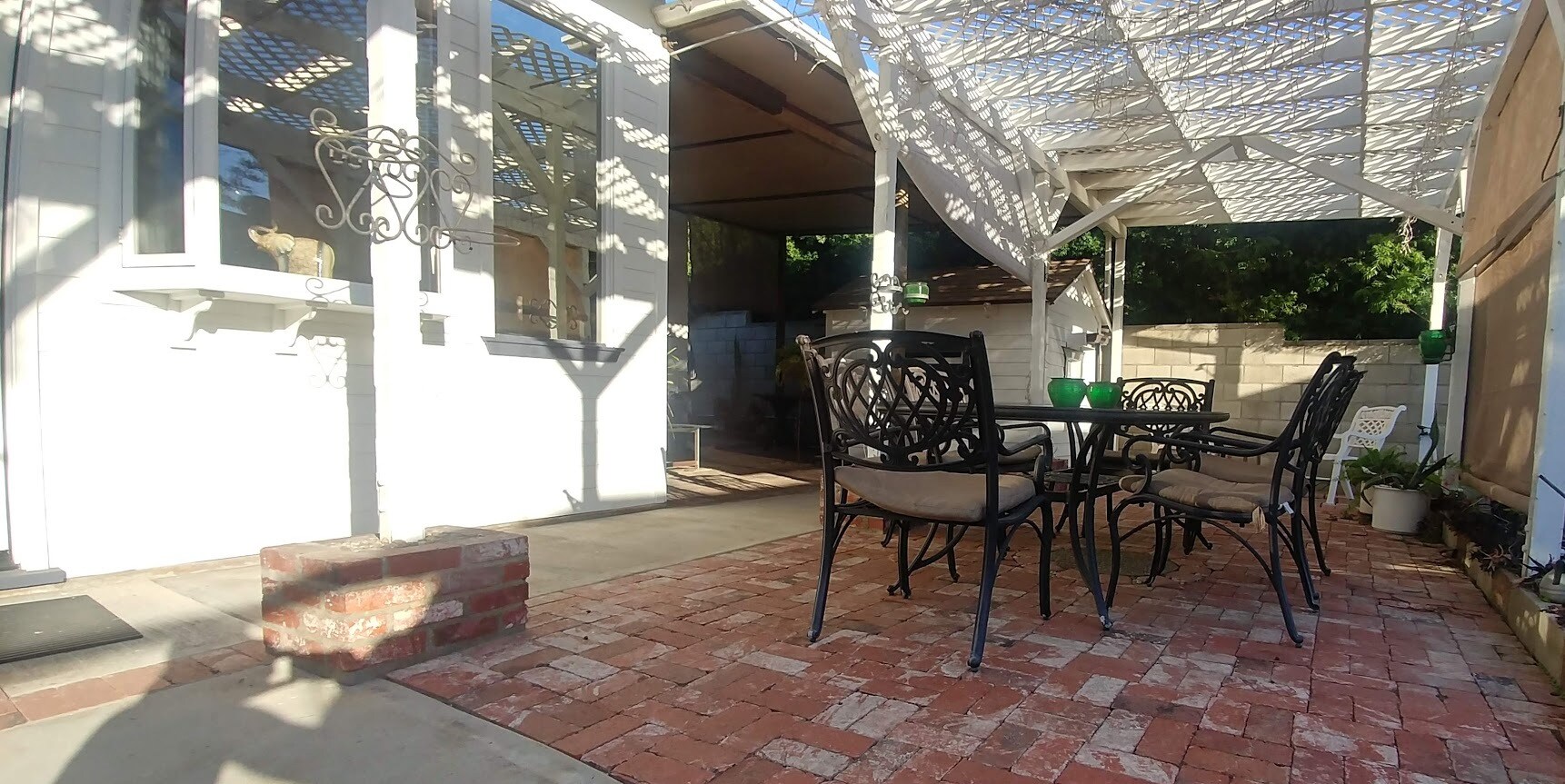 Building Photo - 3555 Colonial Ave