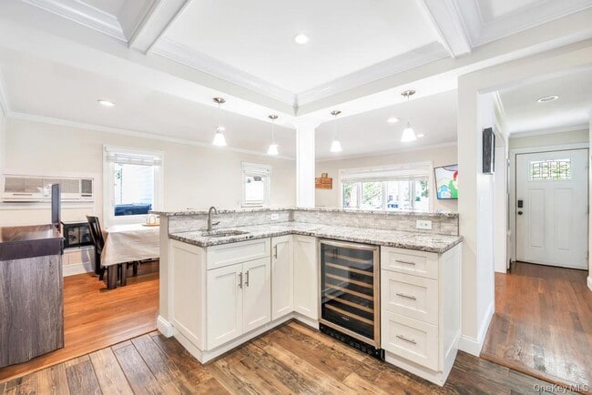 Building Photo - 2327 Cleveland St