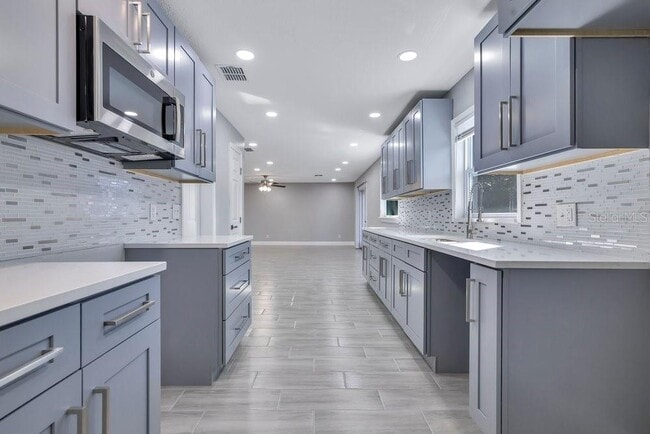 Building Photo - 6616 Blanche Ct