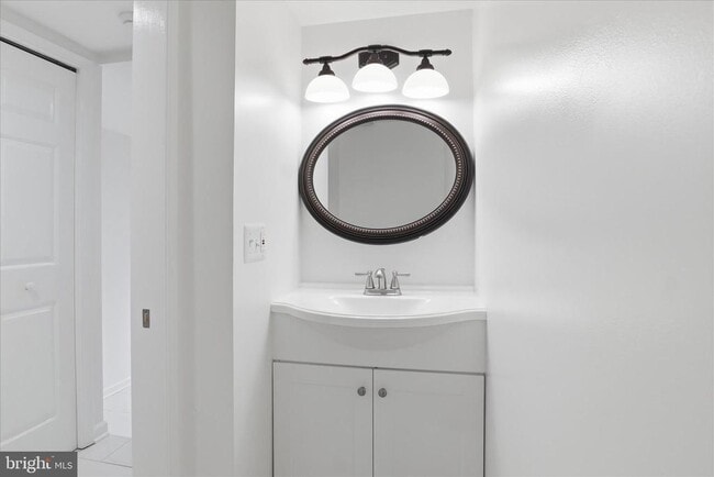 Building Photo - 5118 Woodmire Ln