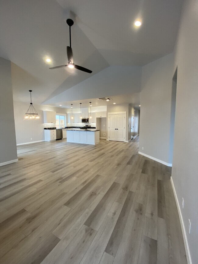 Building Photo - 3769 Durst St