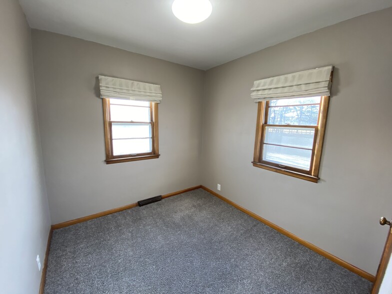 Building Photo - 219 S 14th St
