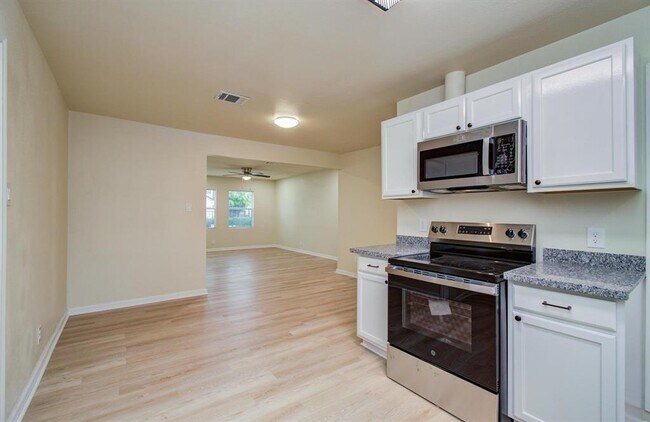 Building Photo - 6510 Cherrydale Dr