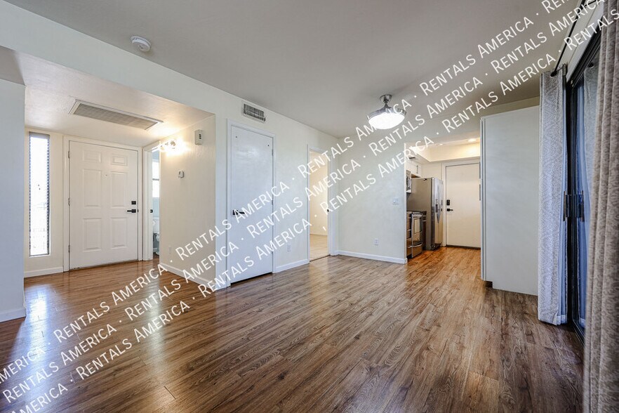 Building Photo - 2548 W Canyon Crest Cir