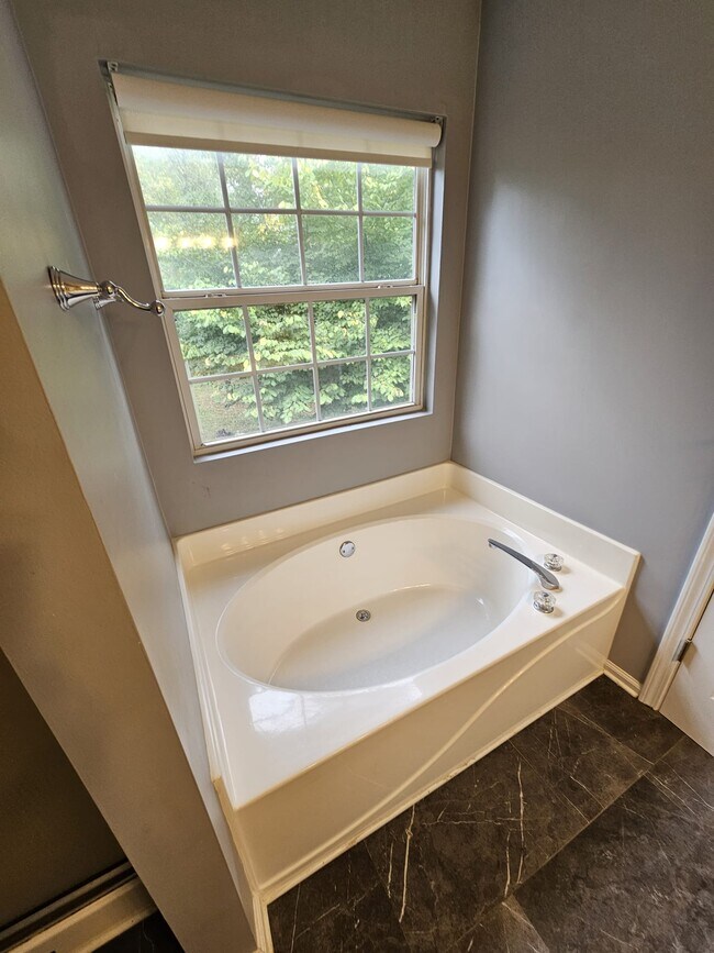 Building Photo - 1406 Flanagan Mill Dr