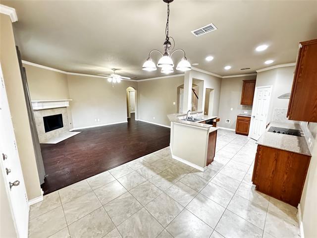 Building Photo - 4600 Palm Valley Dr