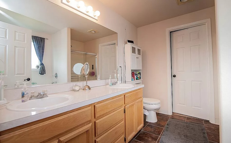 Building Photo - 7715 Galiano Dr
