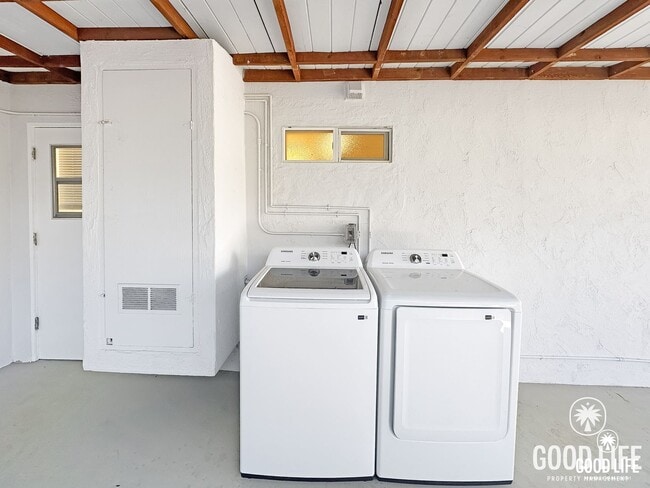 Building Photo - Fond Du Lac Ave