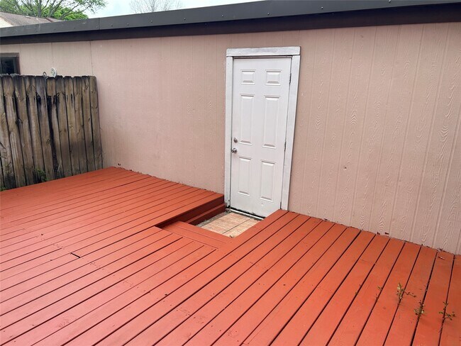 Building Photo - 12500 Brookglade Cir