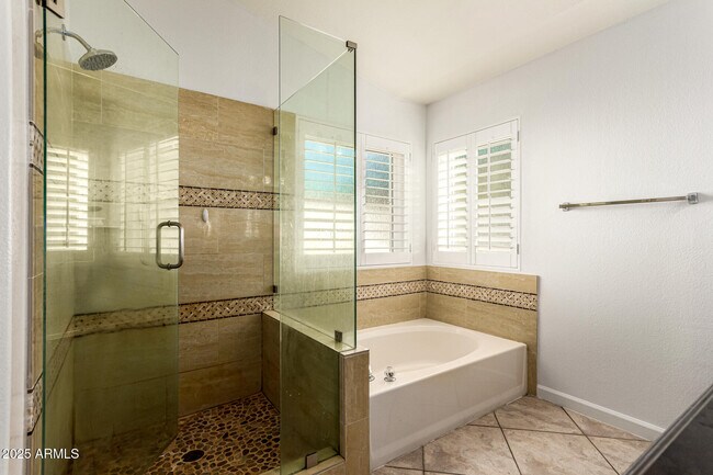 Building Photo - 1825 E Arabian Dr