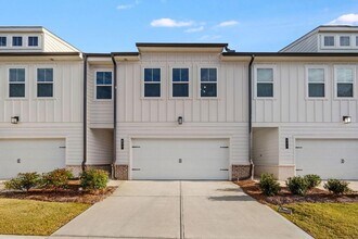 Building Photo - 420 Pt Pl Dr