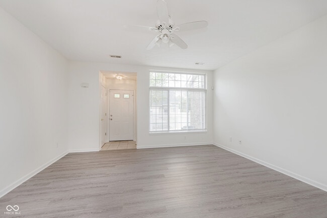 Building Photo - 8422 Enclave Blvd
