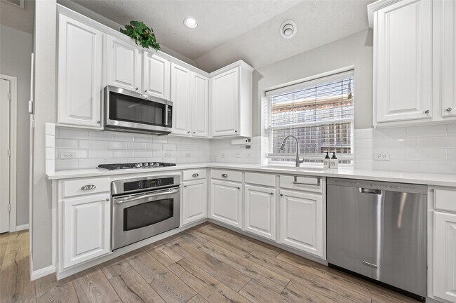 Building Photo - 155 E Concord Valley Cir
