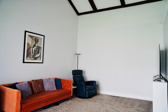 Building Photo - 1303 Kingsridge Ct