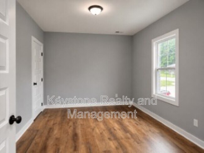 Building Photo - 605 Colonelette Dr