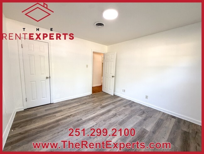 Building Photo - 704 Raines Dr