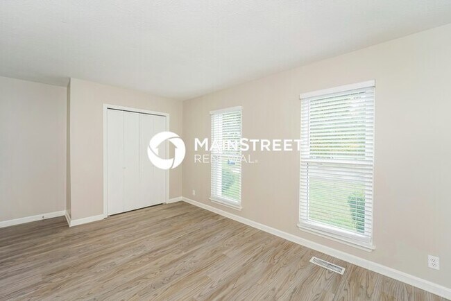 Building Photo - 3 Bedroom Pet-Friendly Home in Louisville,...