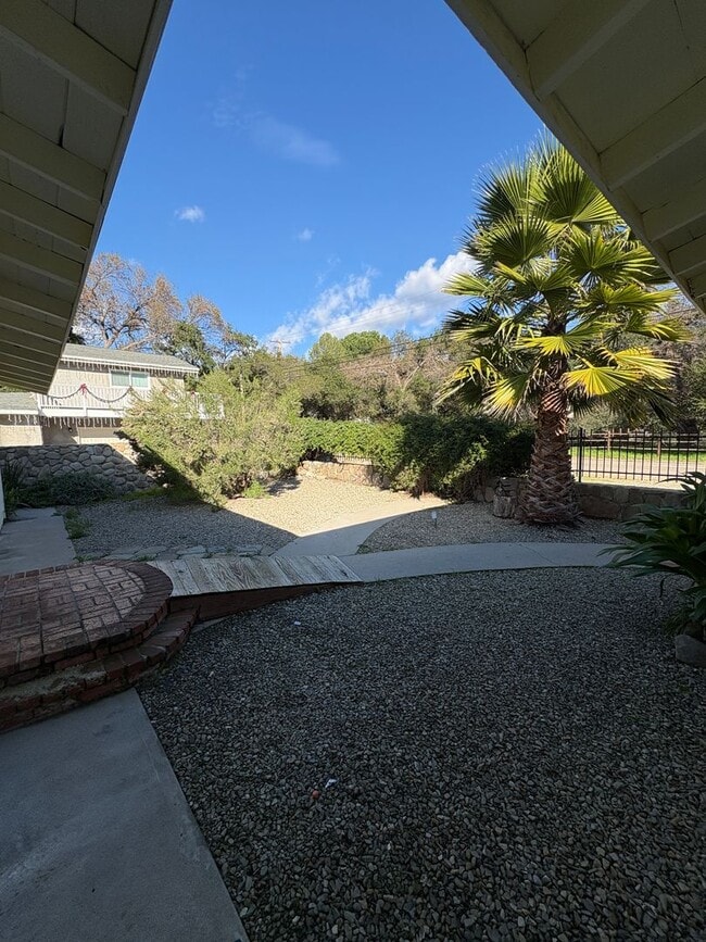 Building Photo - FOR LEASE: 3 Bed / 3 Bath + Family Room Home – Ojai, CA