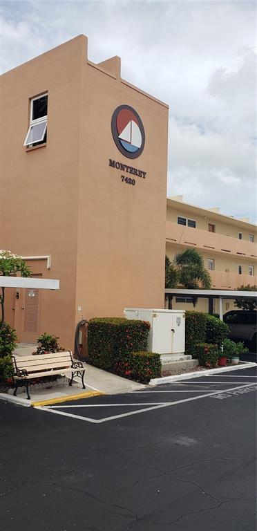 Building Photo - 7420 Bay Island Dr S