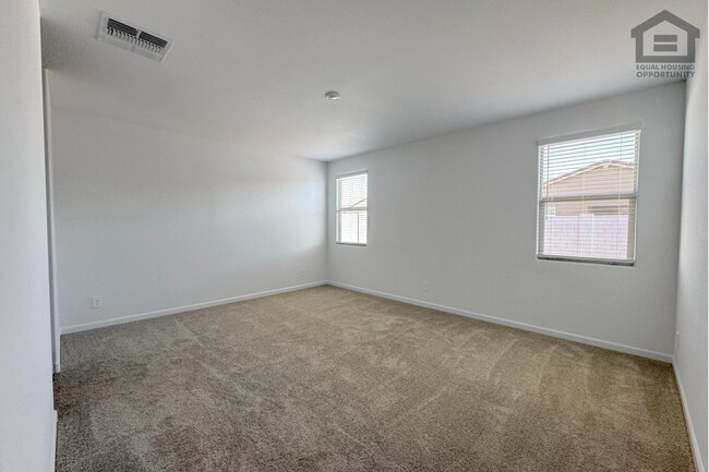 Building Photo - 18236 Avenida del Sol W