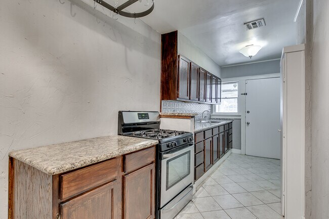 Building Photo - 2652 NW 16th St