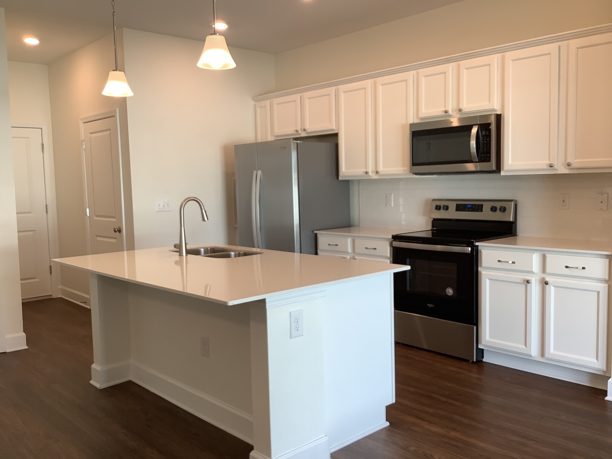 Building Photo - 4522 Birdsong Dr