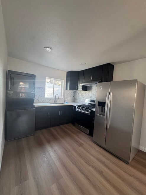 Building Photo - 1289 W 27th St