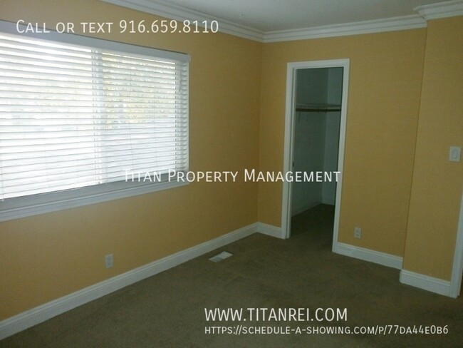 Building Photo - North Sacramento 2bd/1ba/1car updated cond...