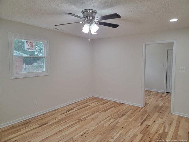 Building Photo - 3202 Periwinkle Dr