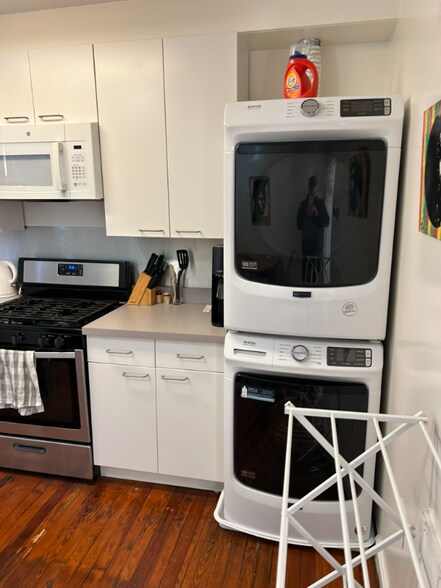 Building Photo - 3005 Huntingdon Ave