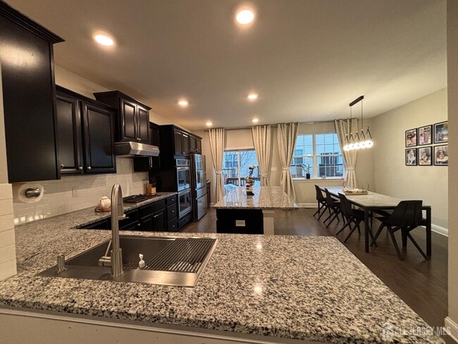 Building Photo - 1205 Hights Farm Rd N